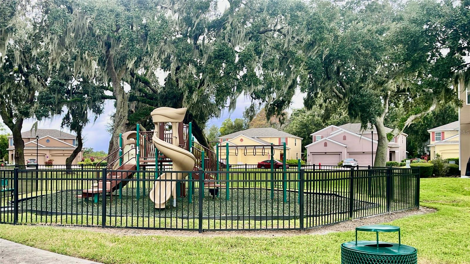 TUCKER OAKS - Residential