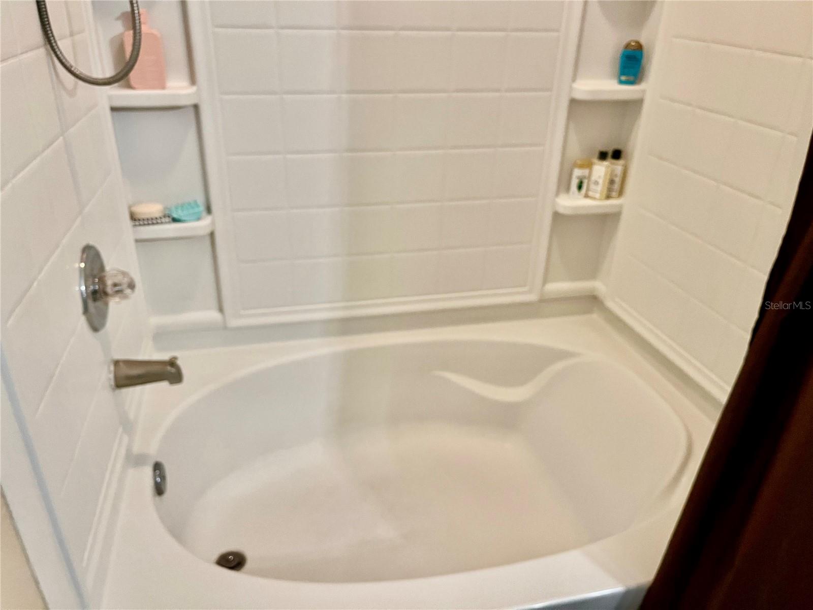 TUCKER OAKS - Residential