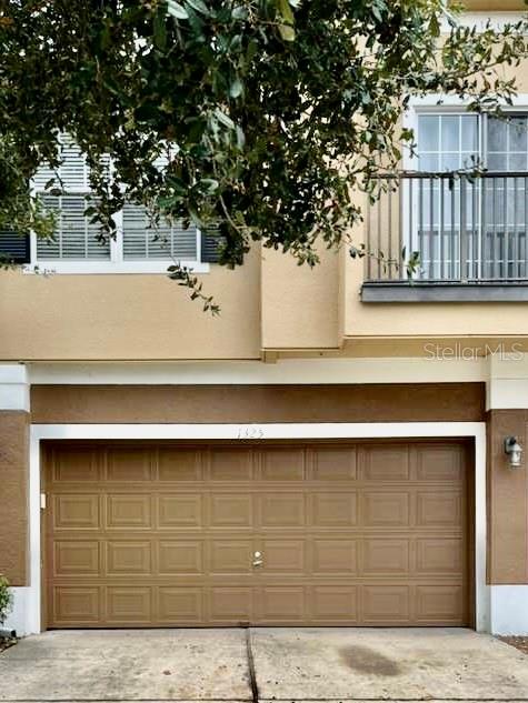 TUCKER OAKS - Residential