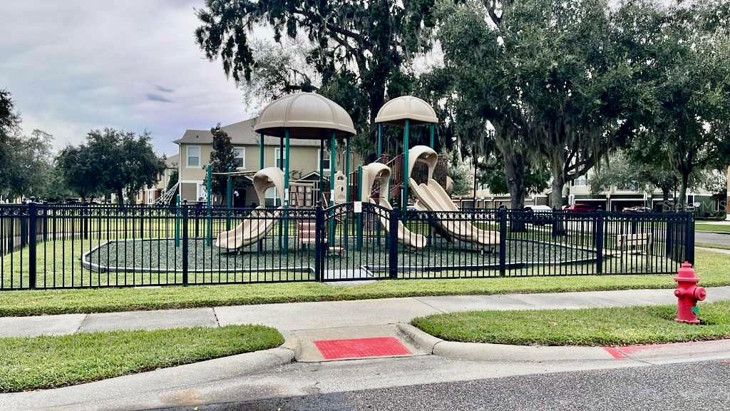 TUCKER OAKS - Residential