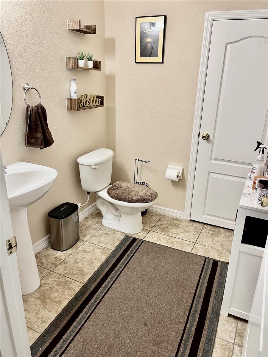 TUCKER OAKS - Residential