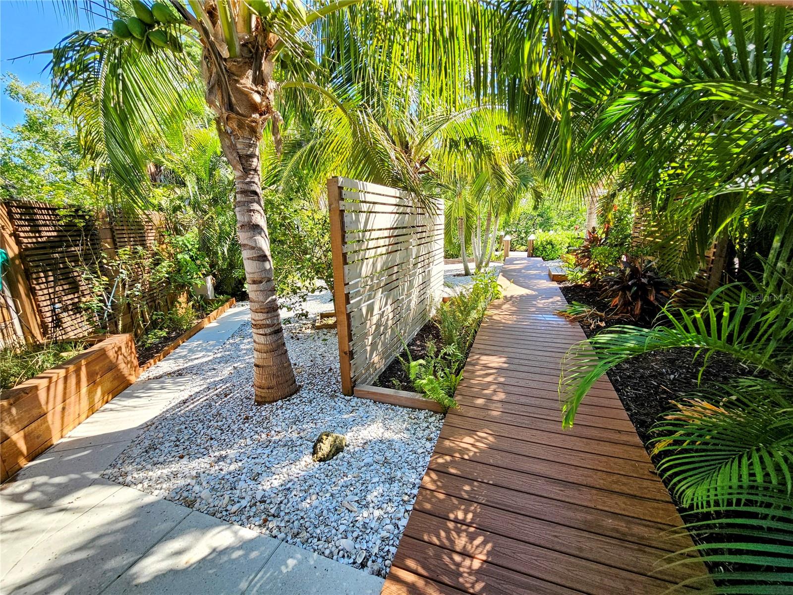 PHILLIPPI COVE - Residential