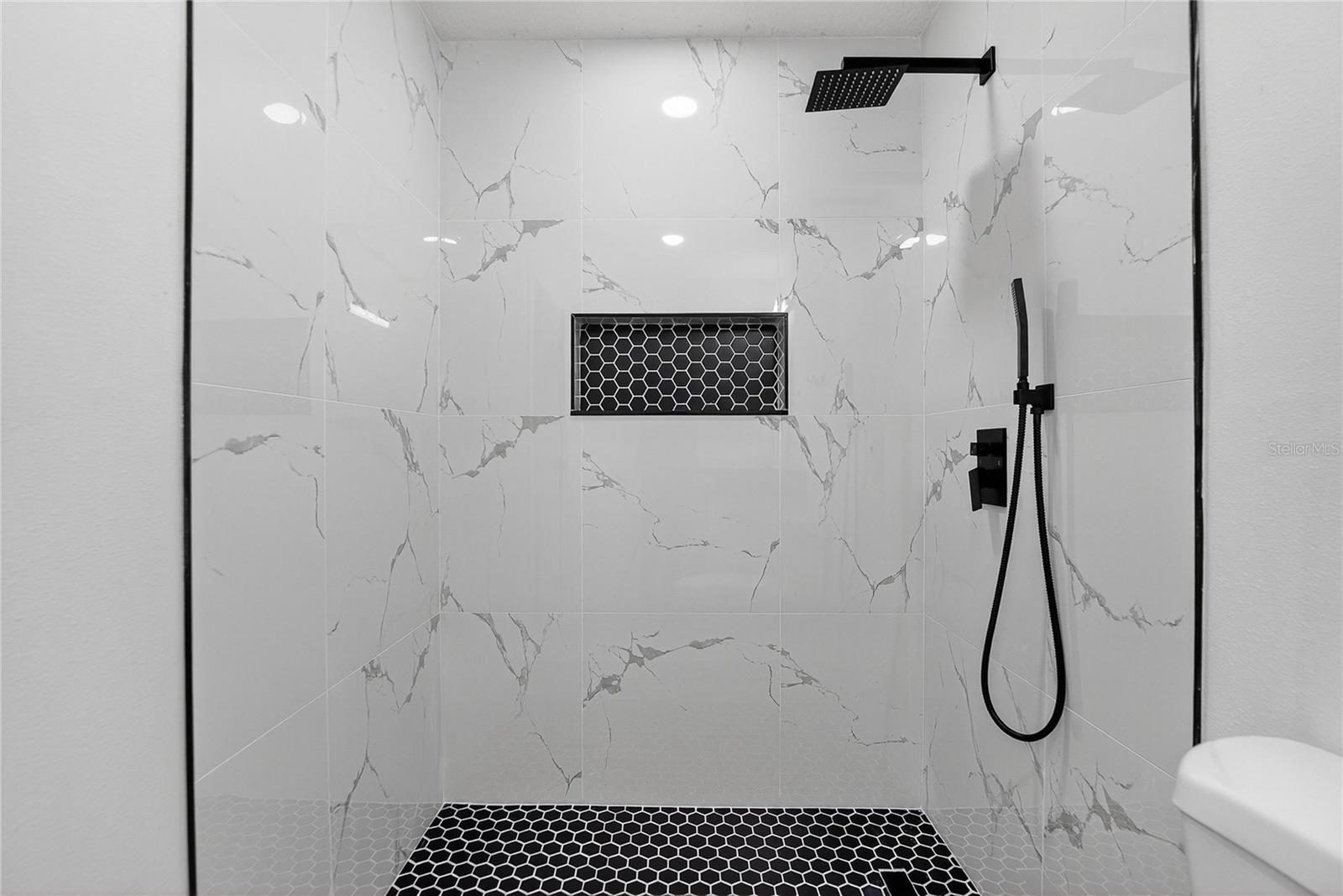 HIGH POINT ESTATES FIRST ADD - Residential