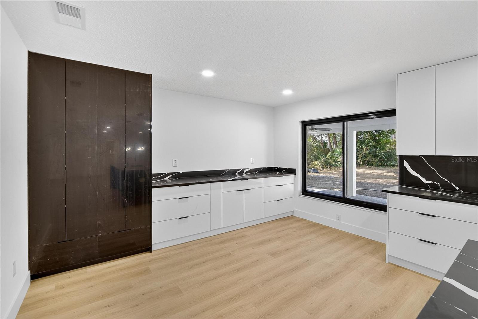 HIGH POINT ESTATES FIRST ADD - Residential