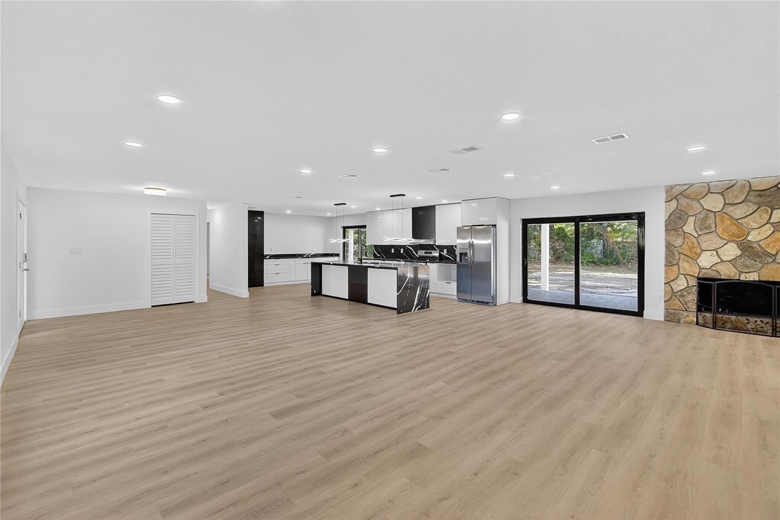 HIGH POINT ESTATES FIRST ADD - Residential