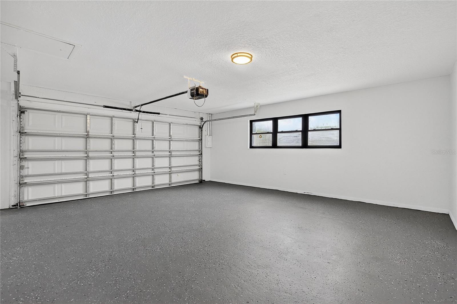 HIGH POINT ESTATES FIRST ADD - Residential