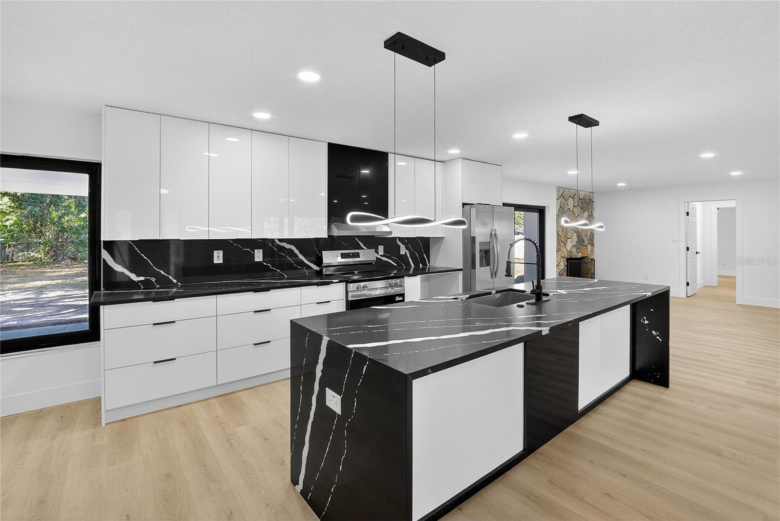 HIGH POINT ESTATES FIRST ADD - Residential