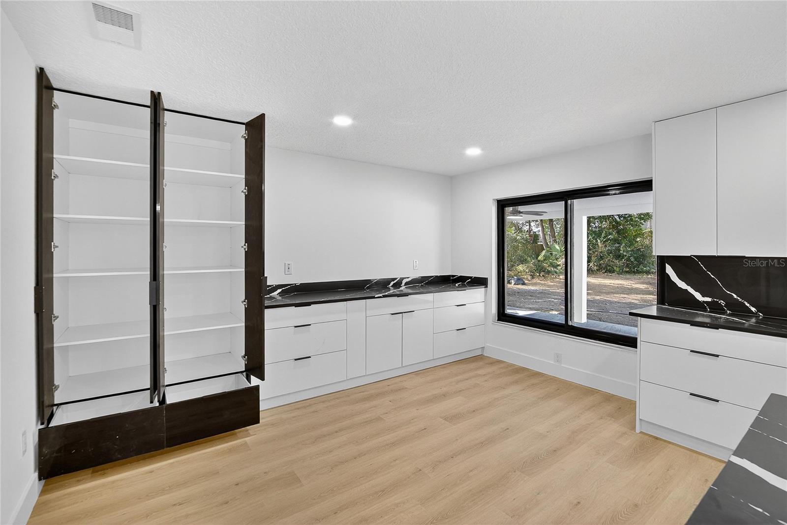 HIGH POINT ESTATES FIRST ADD - Residential