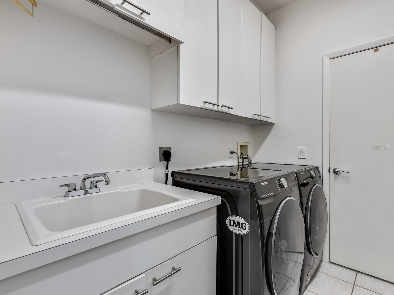 ESPLANADE ON THE BAY - Residential Lease