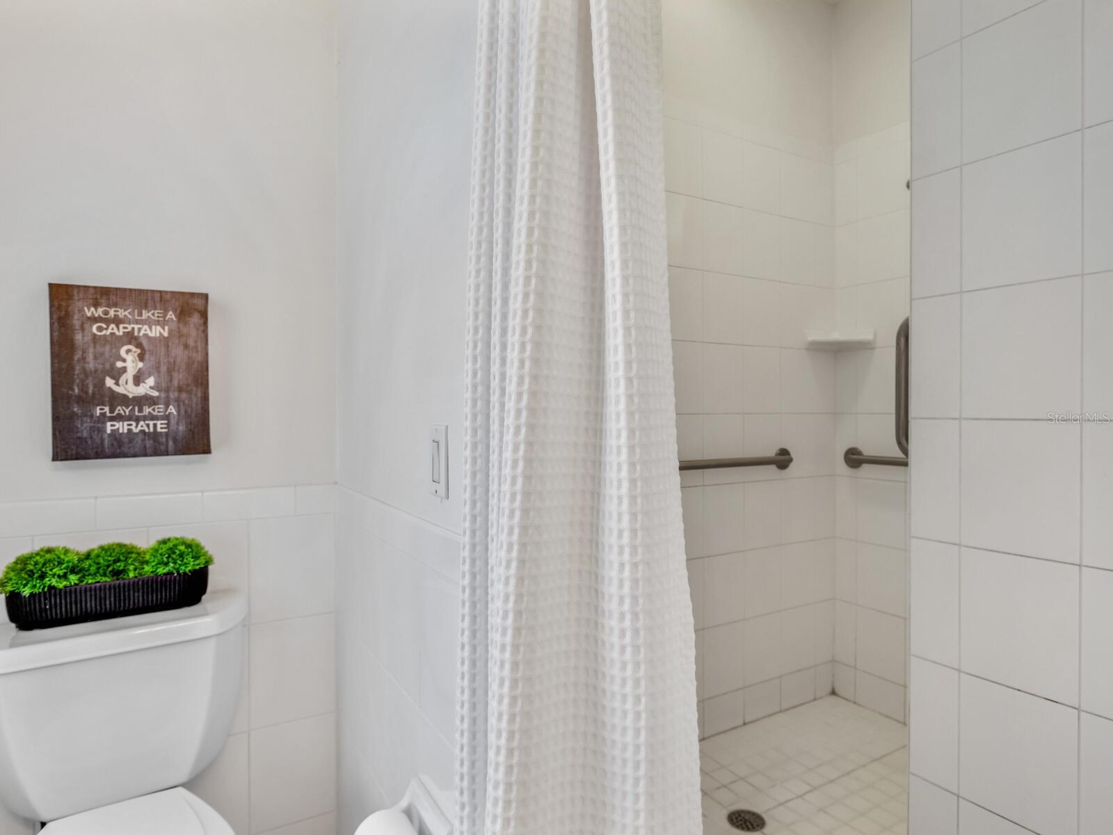 ESPLANADE ON THE BAY - Residential Lease