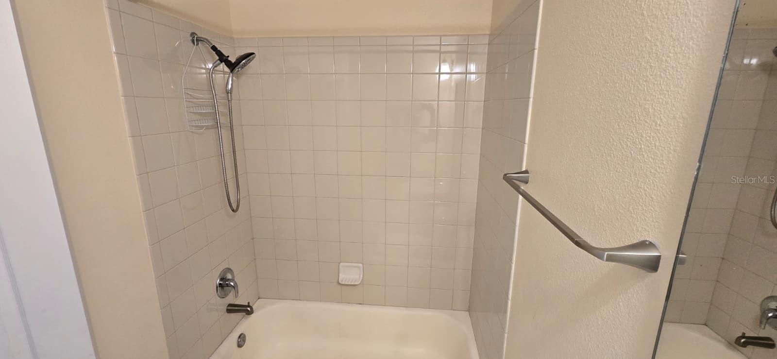 REGENT PARK PH 15 BLDG 13 - Residential Lease