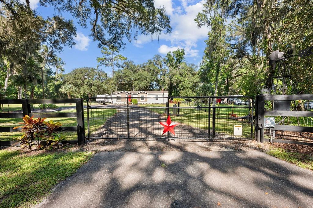 Photo of 3283 Neff Lake Road, Brooksville, FL 34602 (MLS # TB8415247)