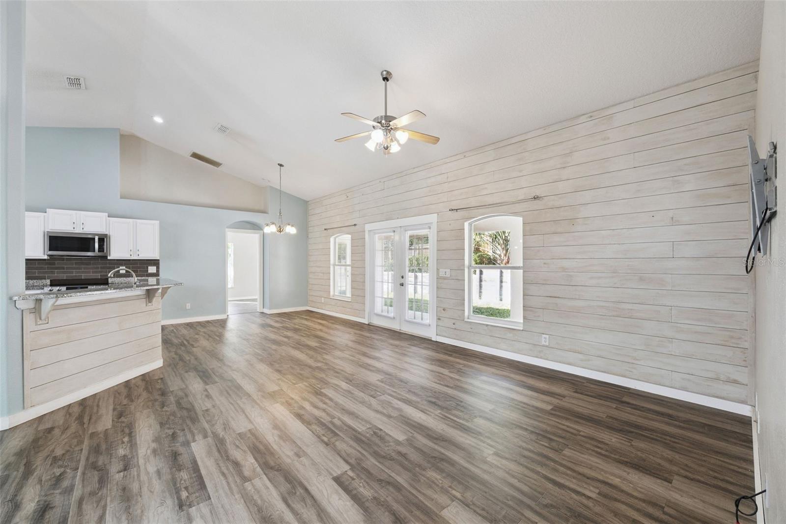 2716 CEDARIDGE CIRCLE