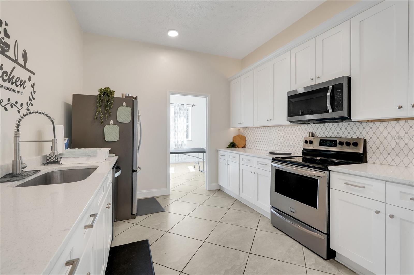 PLANTATION APTS ORLANDO - Residential