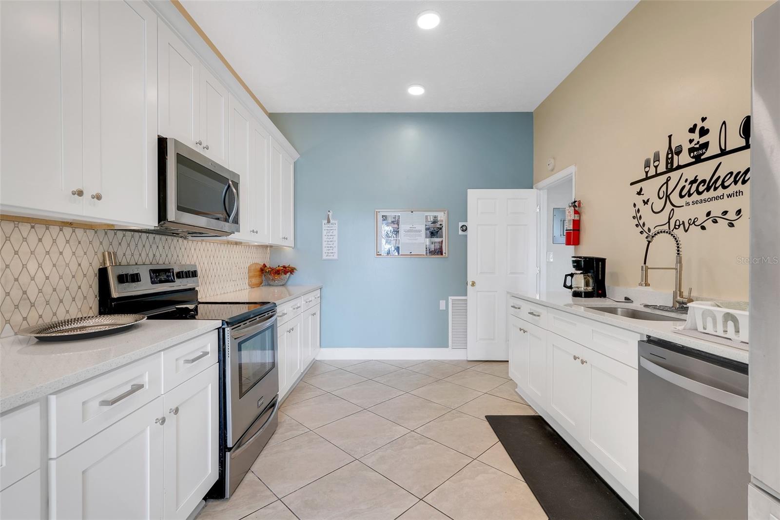 PLANTATION APTS ORLANDO - Residential