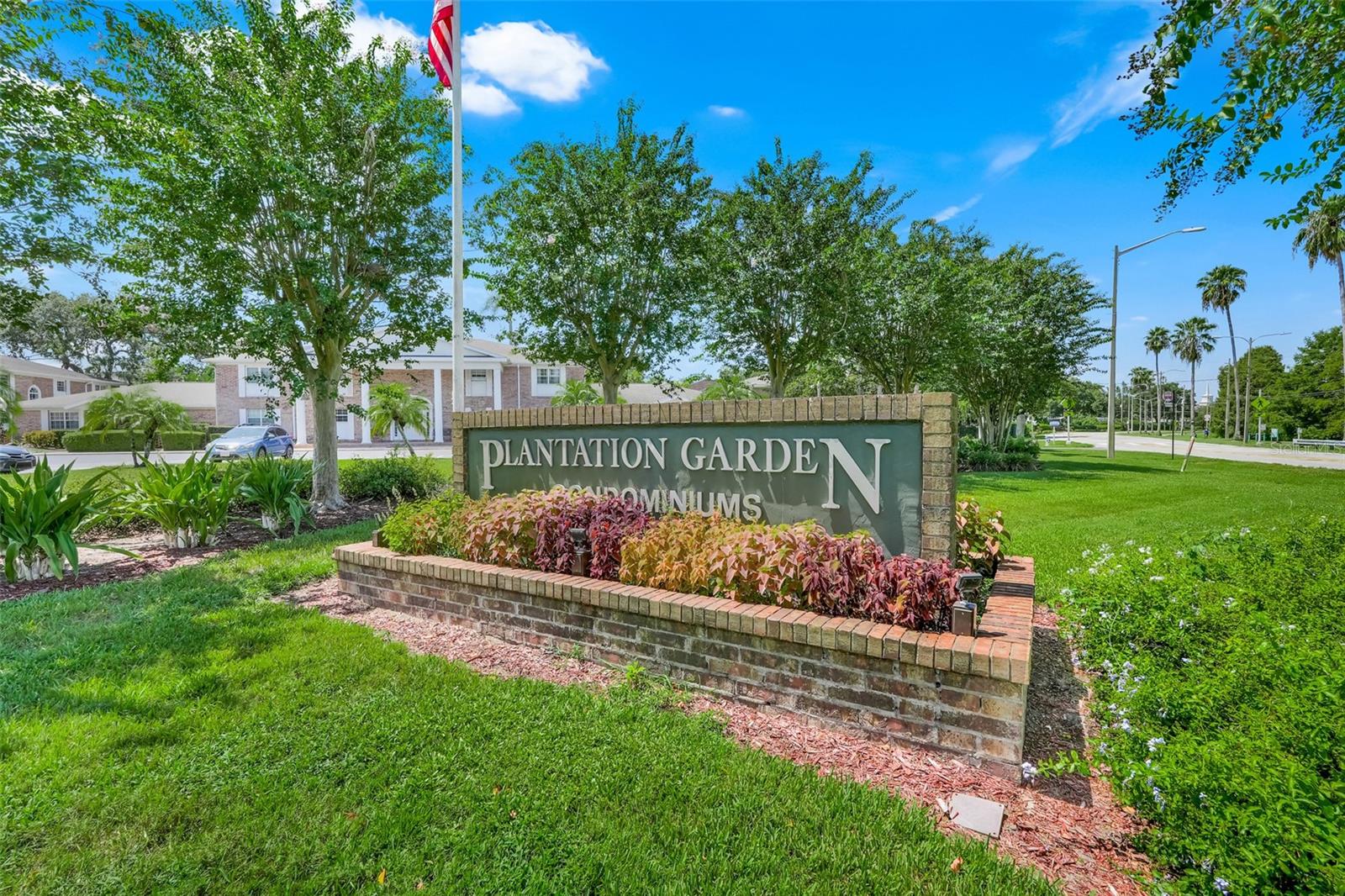 PLANTATION APTS ORLANDO - Residential