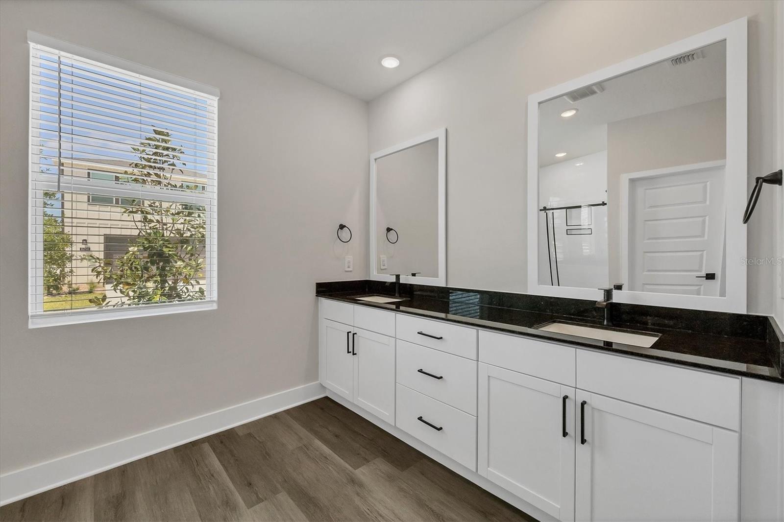 BB LIVING IN WELLEN PARK - Residential Lease