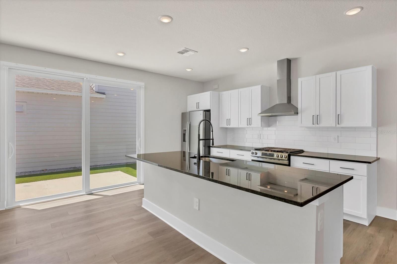 BB LIVING IN WELLEN PARK - Residential Lease