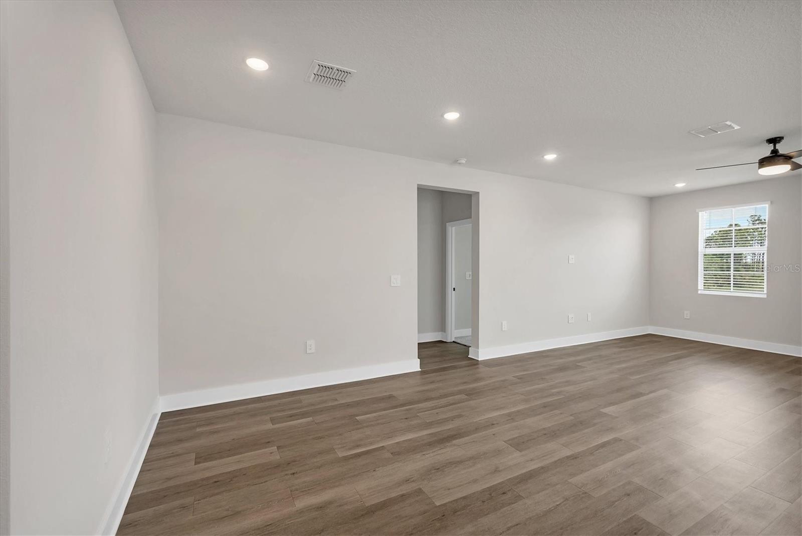BB LIVING IN WELLEN PARK - Residential Lease