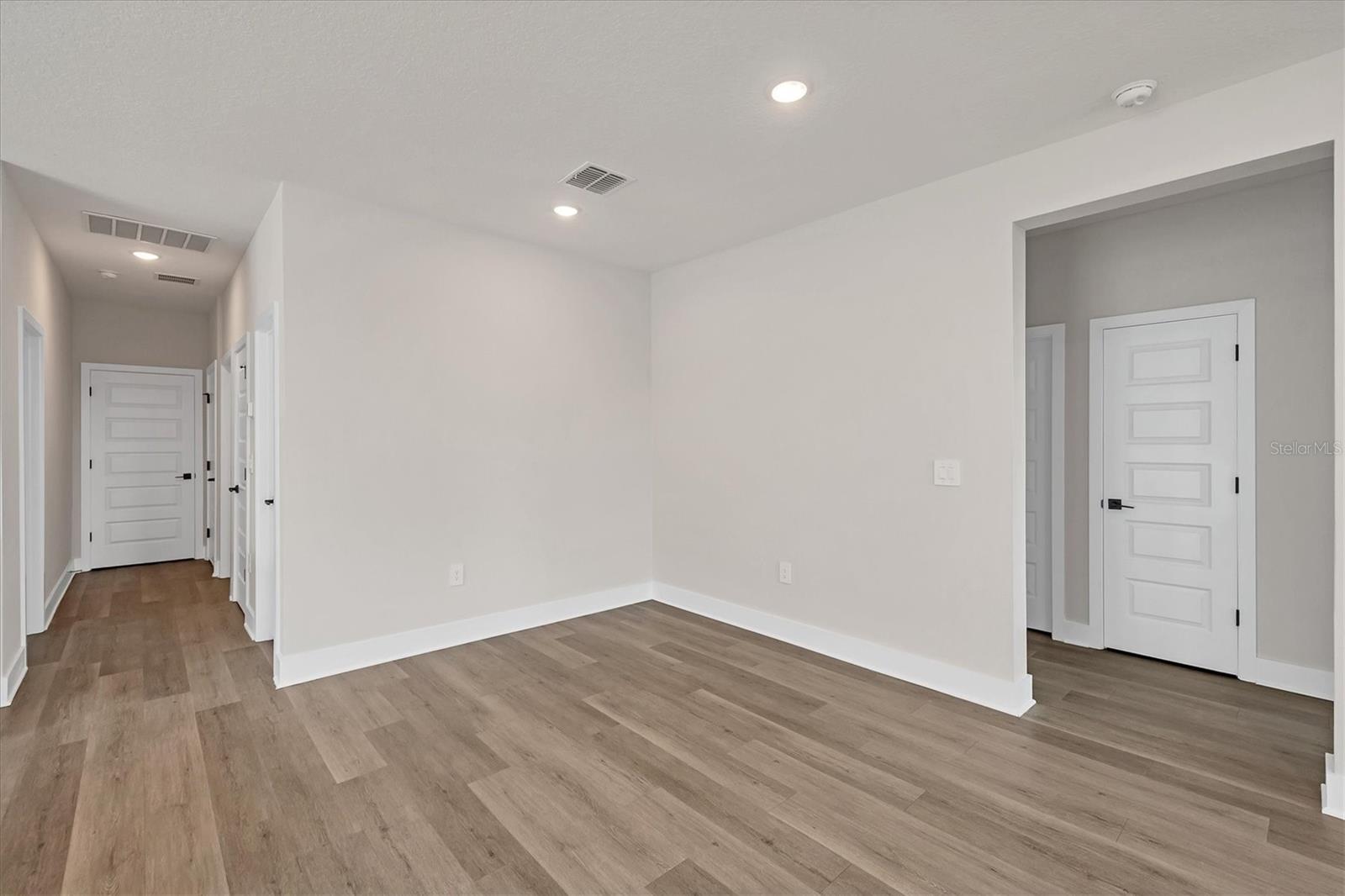 BB LIVING IN WELLEN PARK - Residential Lease