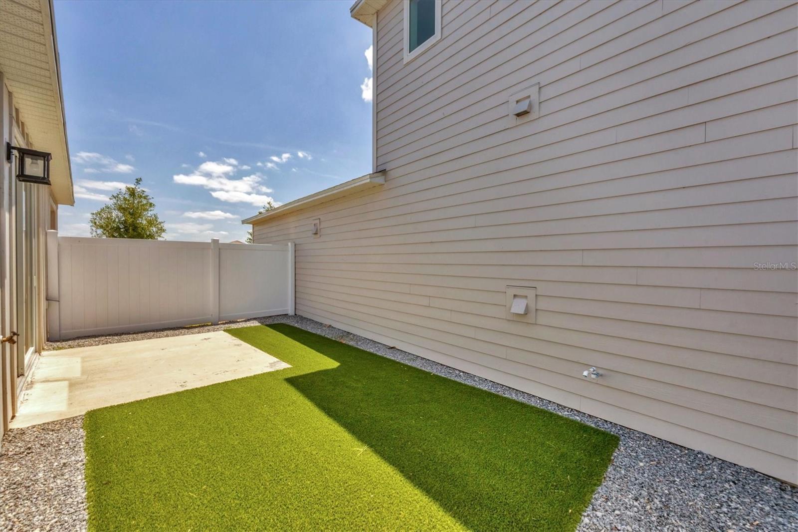 BB LIVING IN WELLEN PARK - Residential Lease