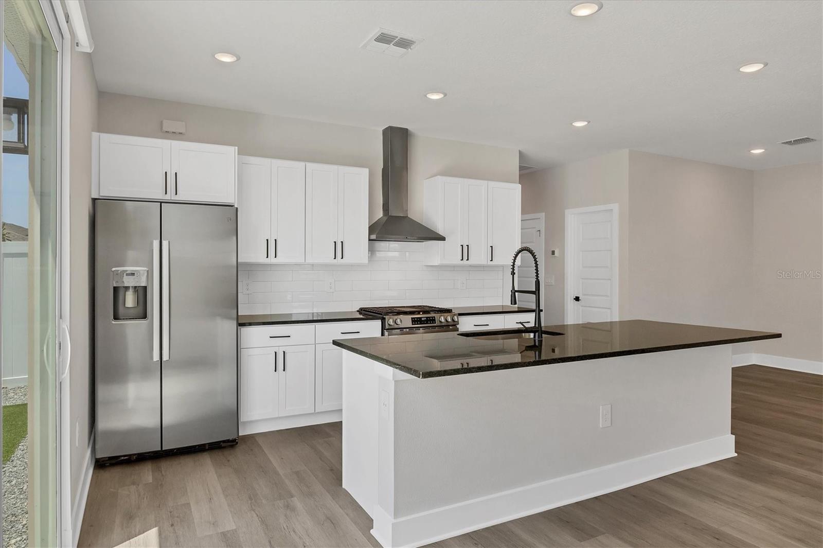 BB LIVING IN WELLEN PARK - Residential Lease