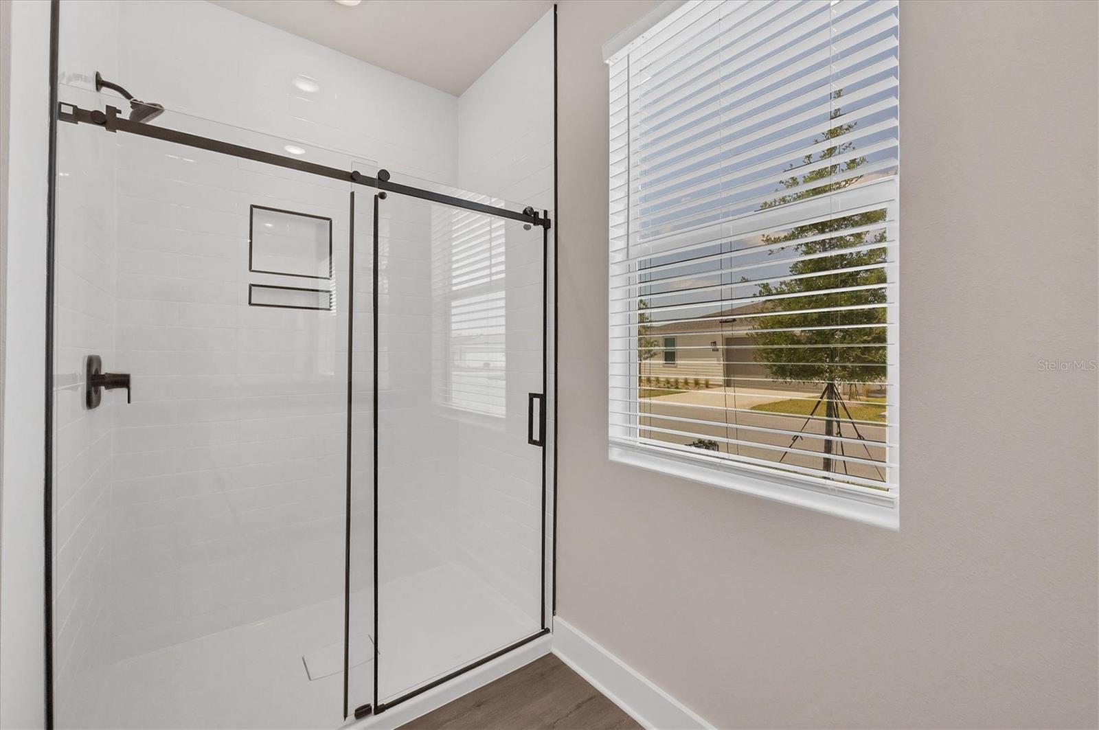 BB LIVING IN WELLEN PARK - Residential Lease