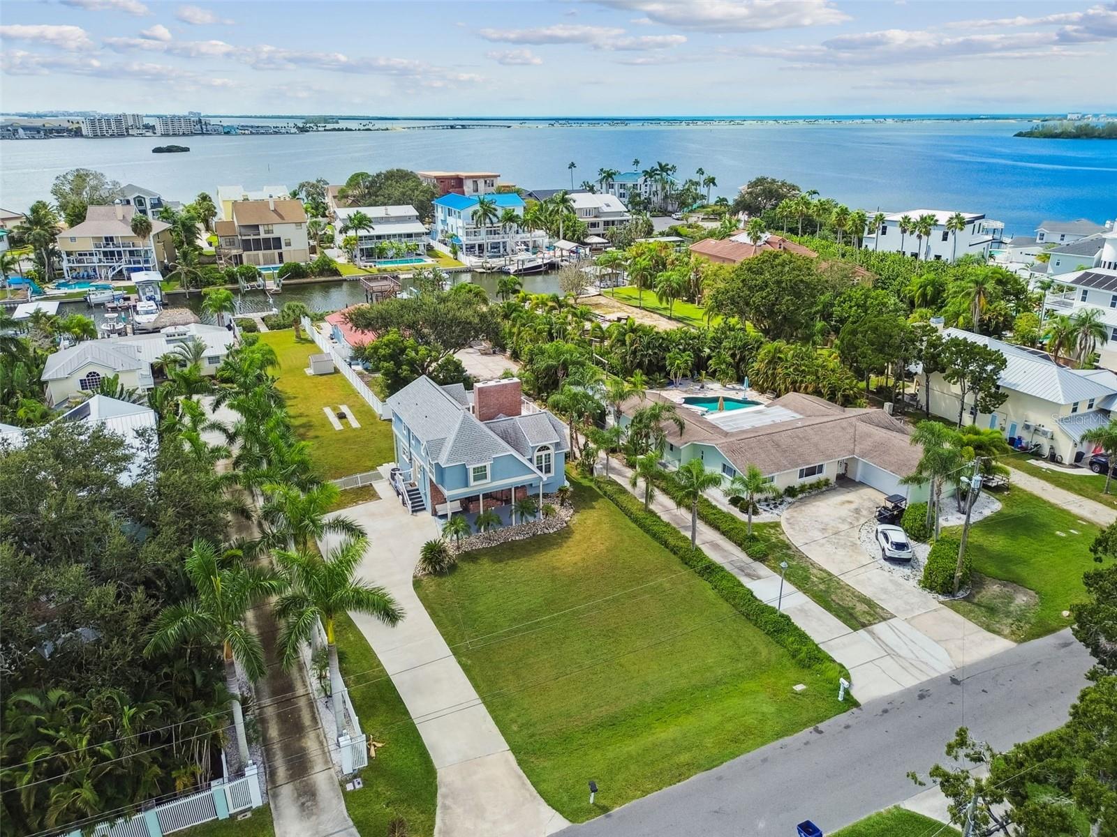 160 SHORE DRIVE