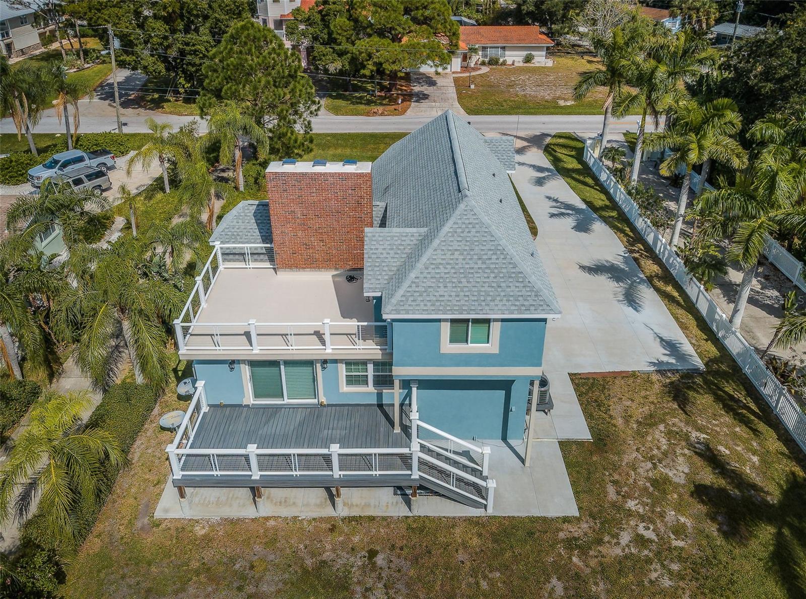160 SHORE DRIVE