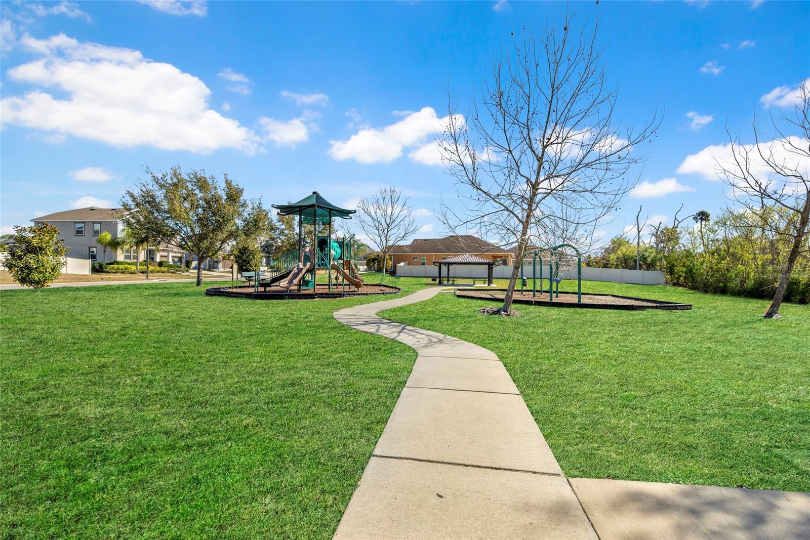 VISTA LKS/BAILEYS BLUFF - Residential