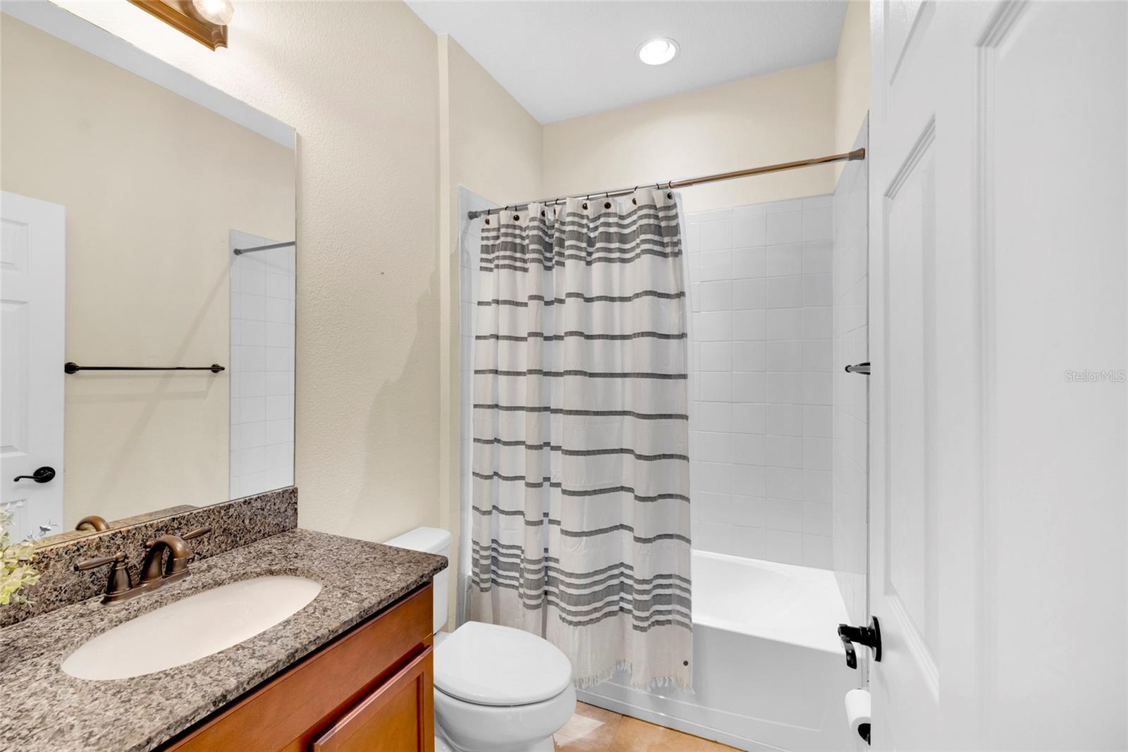 VISTA LKS/BAILEYS BLUFF - Residential