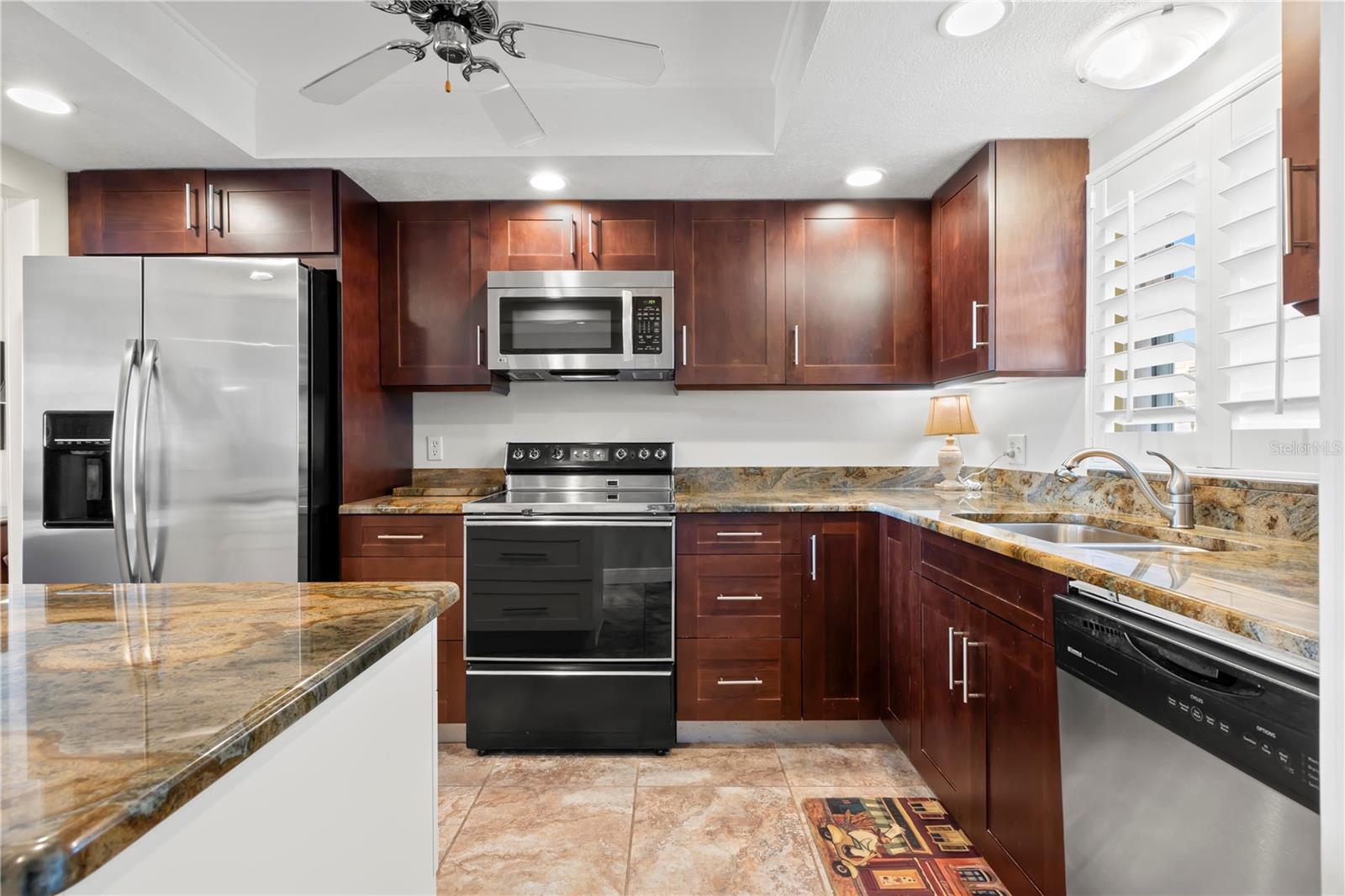 7 ELGIN PLACE 208