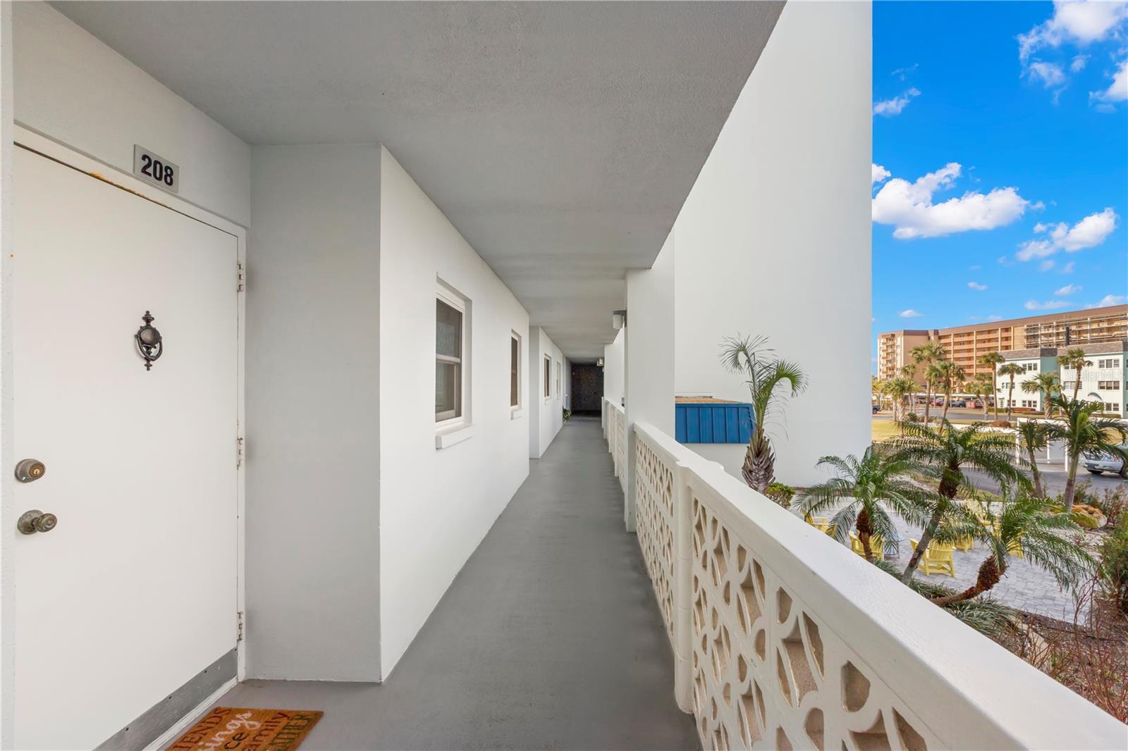 7 ELGIN PLACE 208