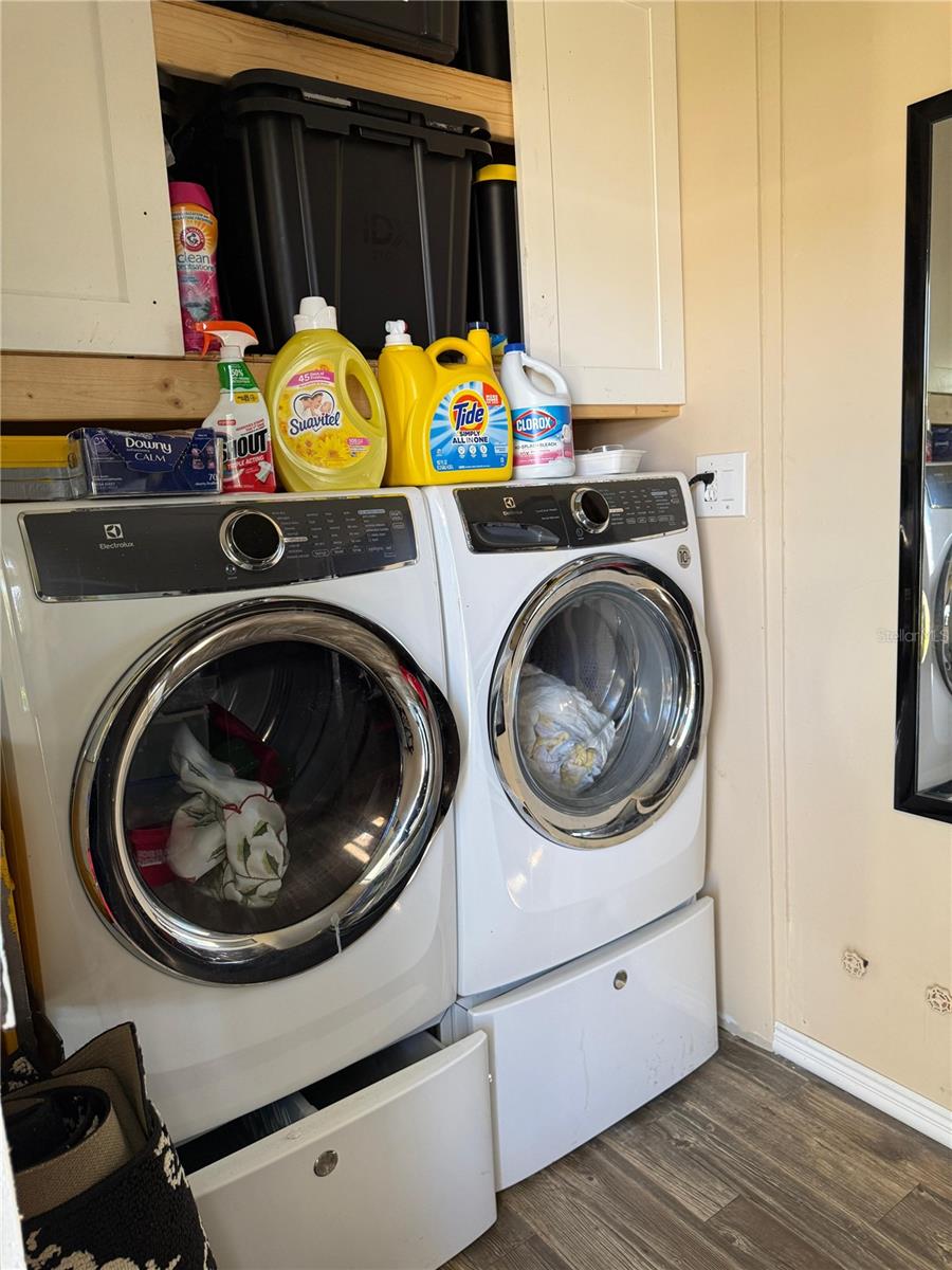 FAIRWAYS COUNTRY CLUB - Residential