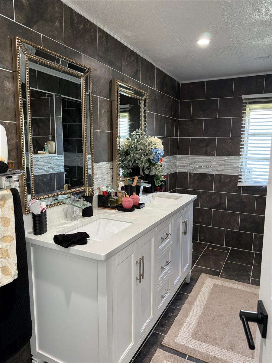 FAIRWAYS COUNTRY CLUB - Residential