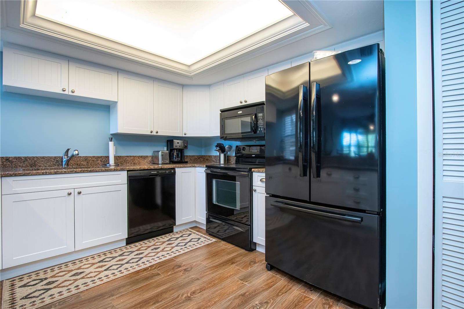 MIDNIGHT COVE II - Residential