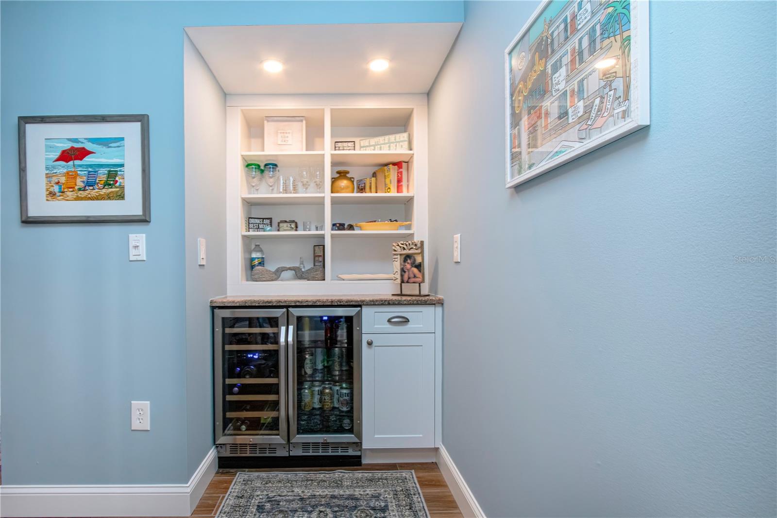 MIDNIGHT COVE II - Residential