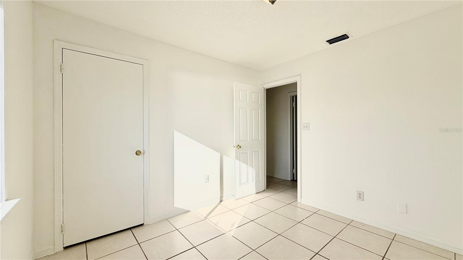 LAKE WAYMAN HEIGHTS LAKE ADD - Residential Lease