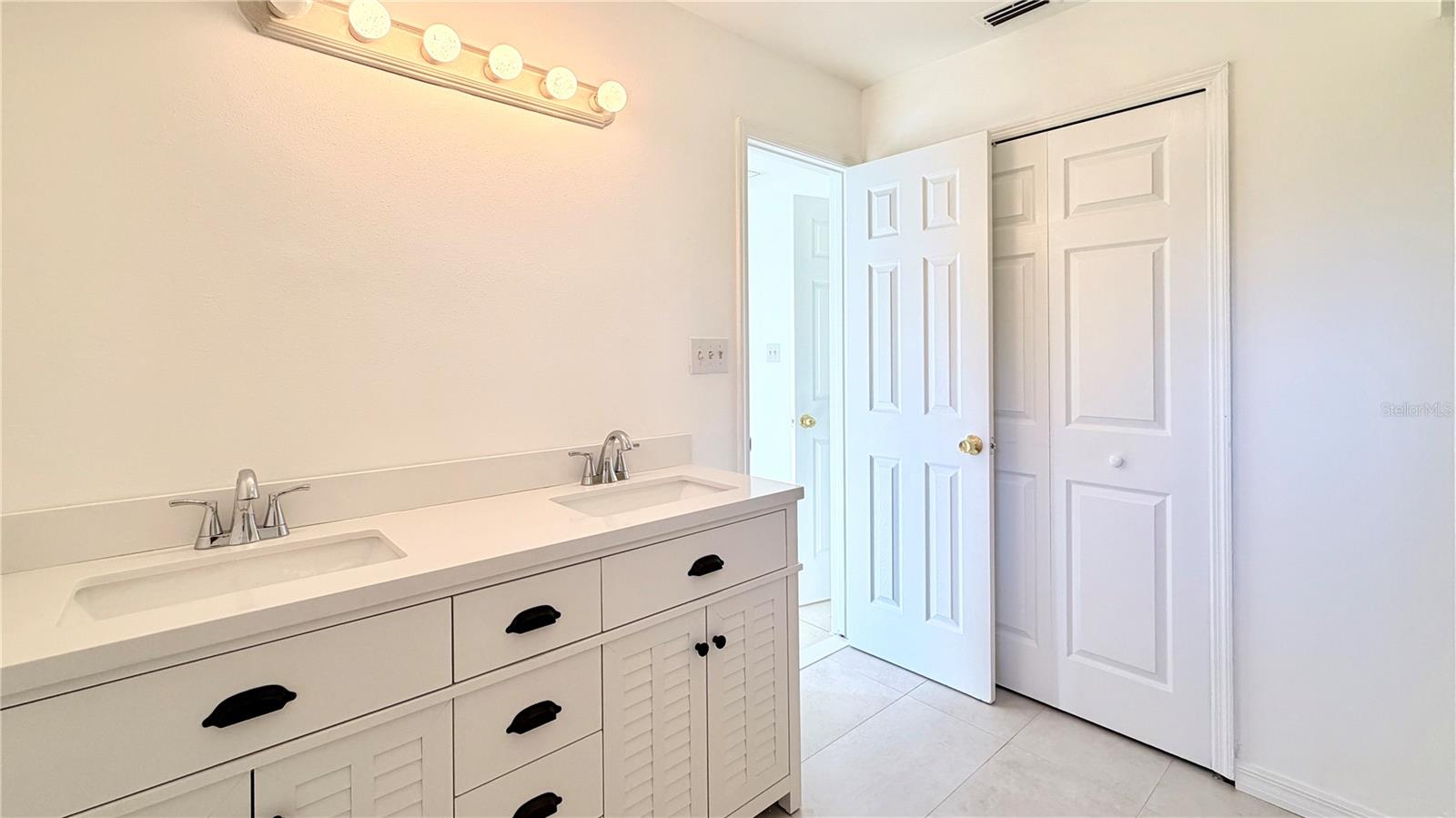 LAKE WAYMAN HEIGHTS LAKE ADD - Residential Lease