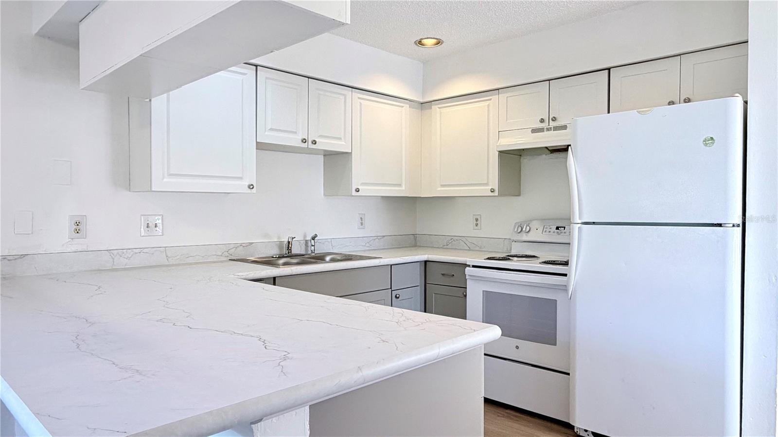 LAKE WAYMAN HEIGHTS LAKE ADD - Residential Lease