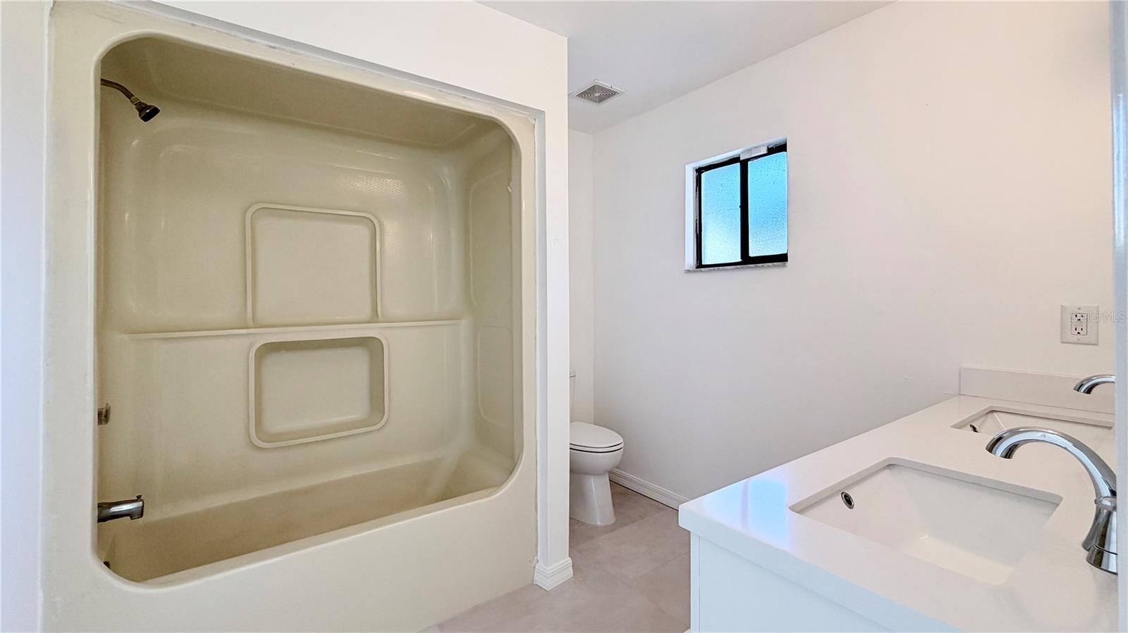 LAKE WAYMAN HEIGHTS LAKE ADD - Residential Lease