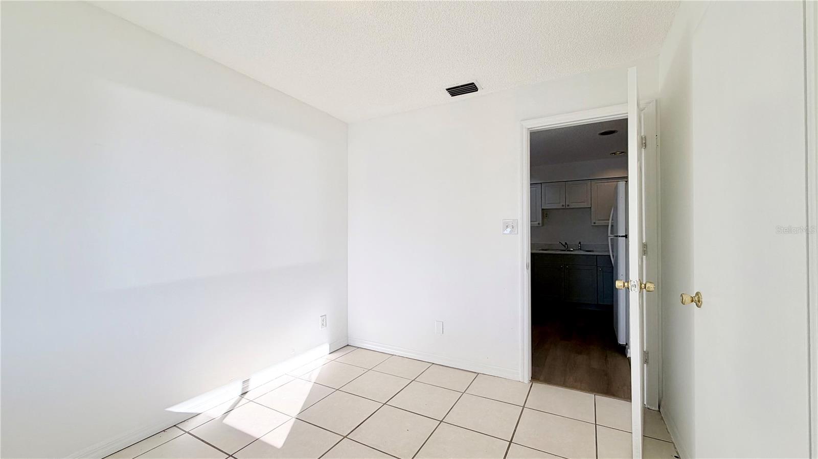 LAKE WAYMAN HEIGHTS LAKE ADD - Residential Lease