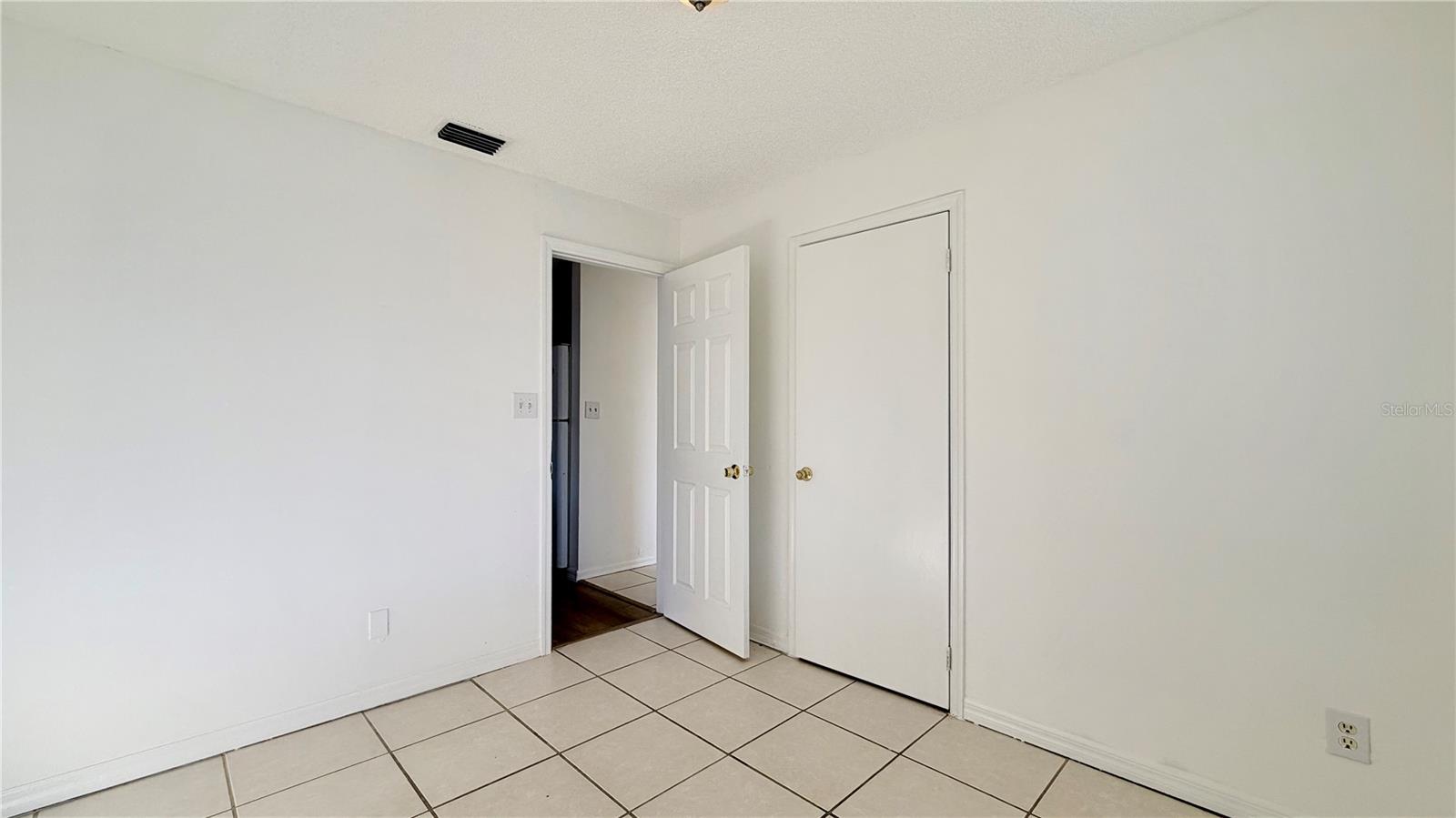 LAKE WAYMAN HEIGHTS LAKE ADD - Residential Lease