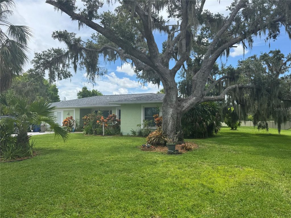 Photo of 1825 Par Place, Sarasota, FL 34240 (MLS # A4659448)