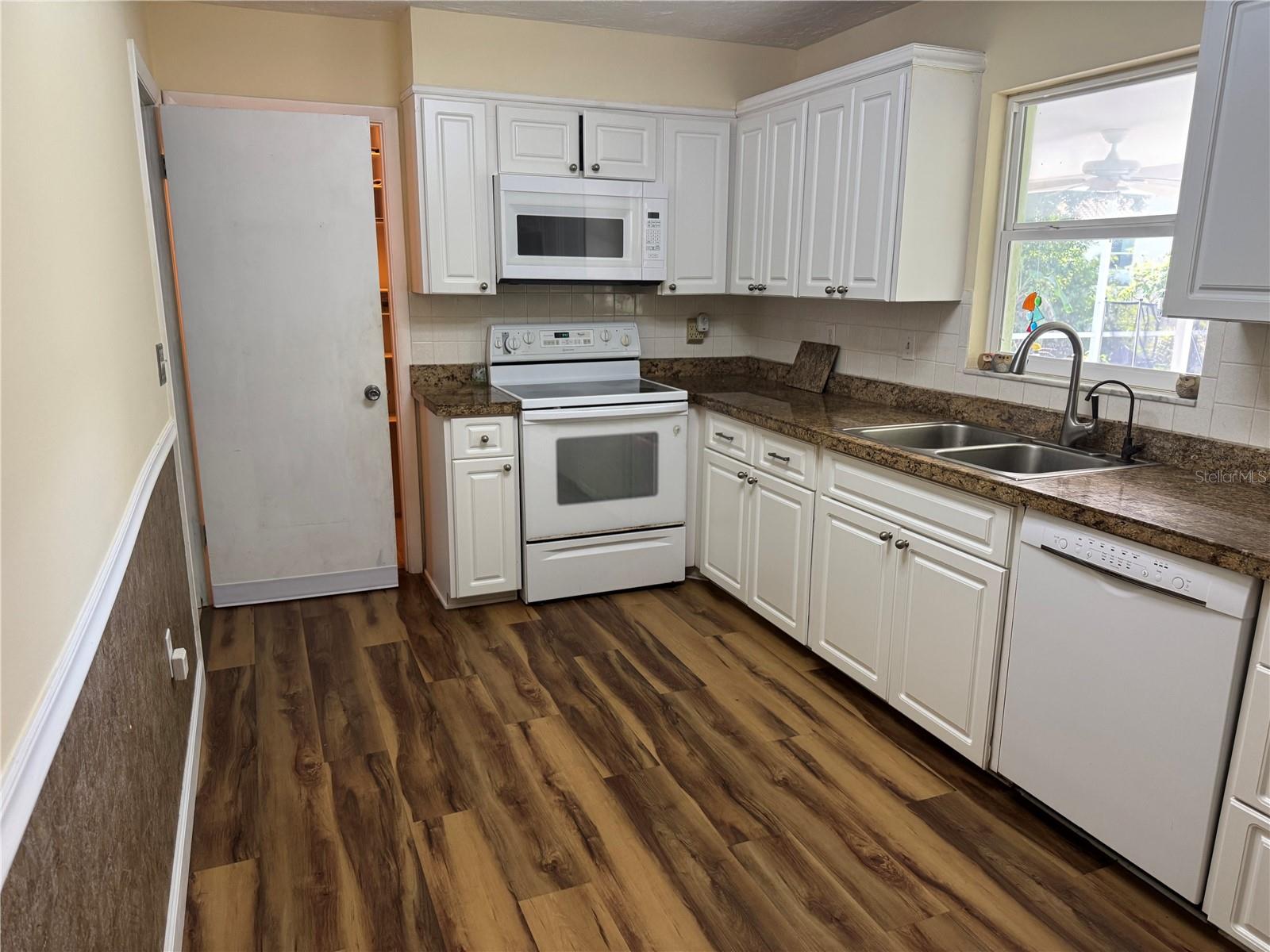 SARASOTA GOLF CLUB COLONY 4 - Residential