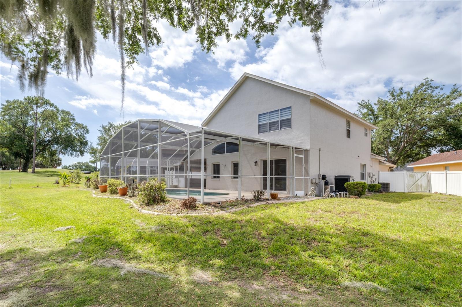 CARIBBEAN COVE - Residential