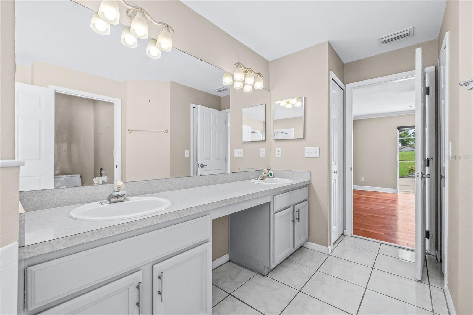 CARIBBEAN COVE - Residential