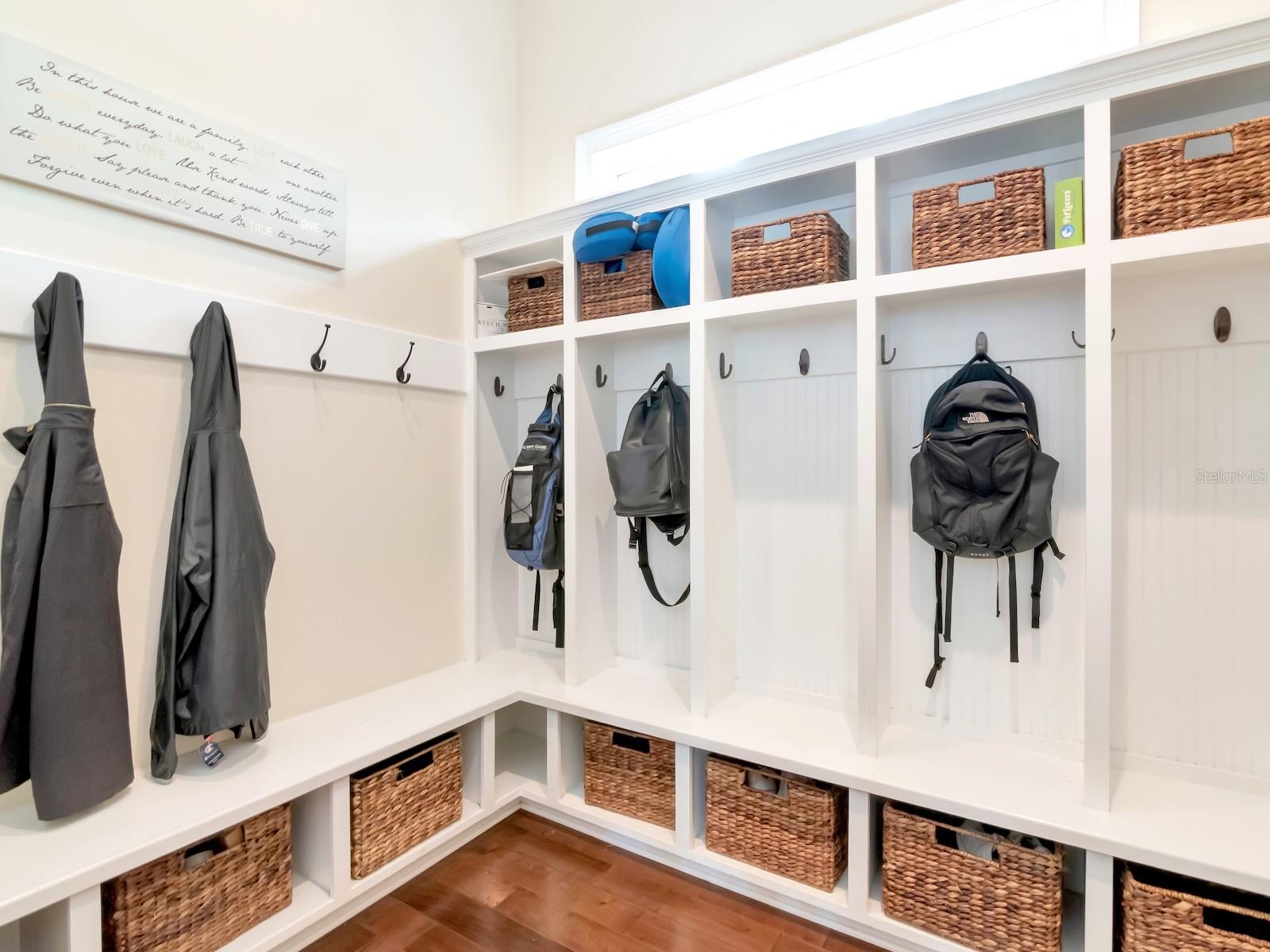 DAVIS ISLANDS PB10 PG52 TO 57 - Residential