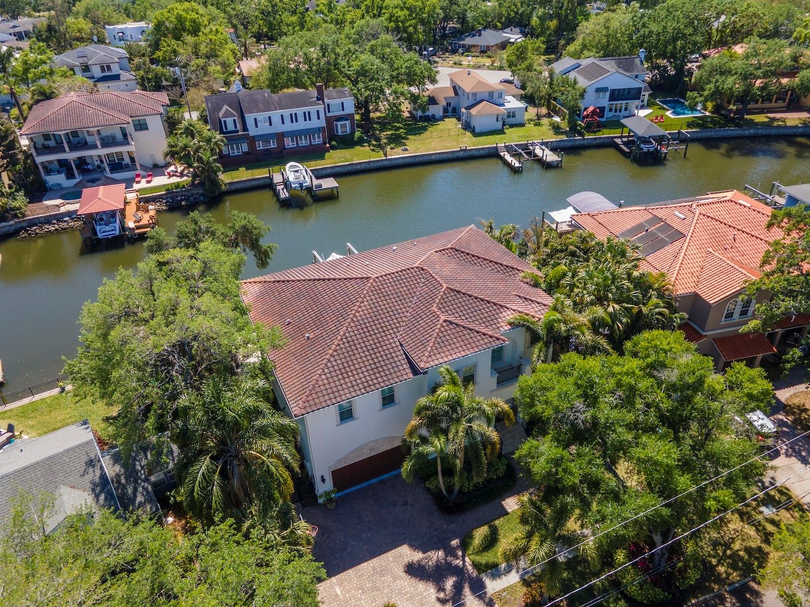 DAVIS ISLANDS PB10 PG52 TO 57 - Residential