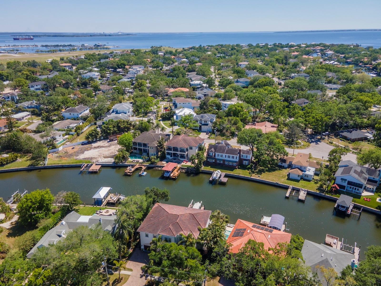 DAVIS ISLANDS PB10 PG52 TO 57 - Residential